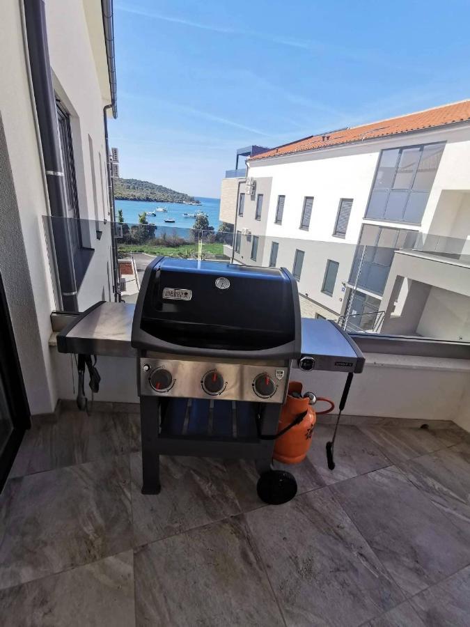 Black Pearl - Luxury Seaside App With Pool & Bbq, Istra Баньоле Екстериор снимка